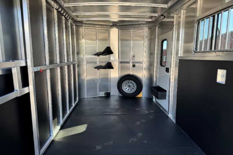 Trailer Photo 11