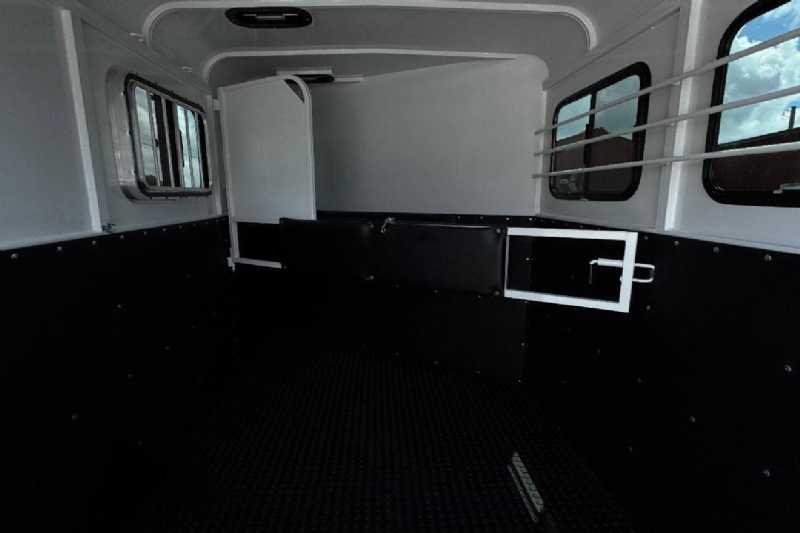 Trailer Photo 9
