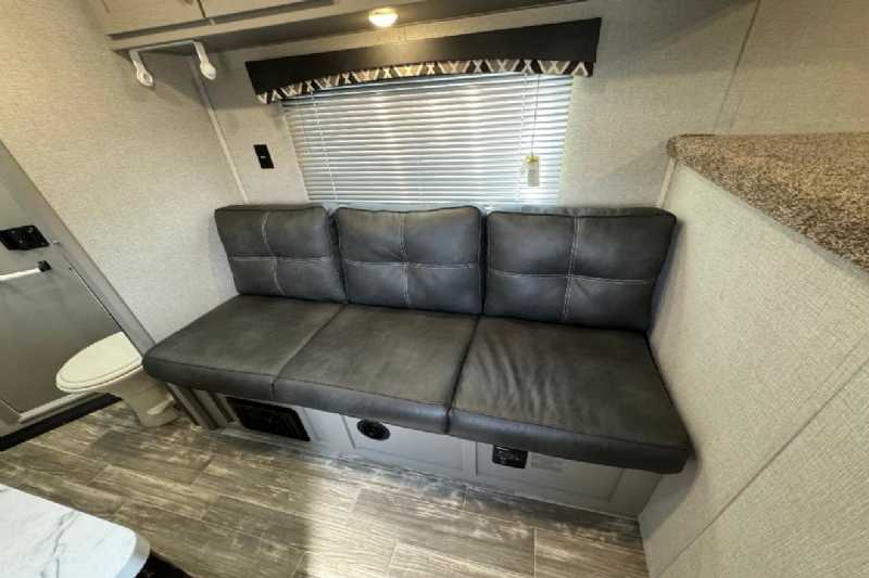 Trailer Photo 8