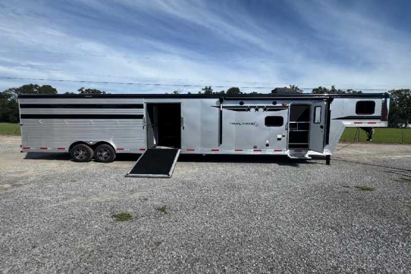 Trailer Photo 2