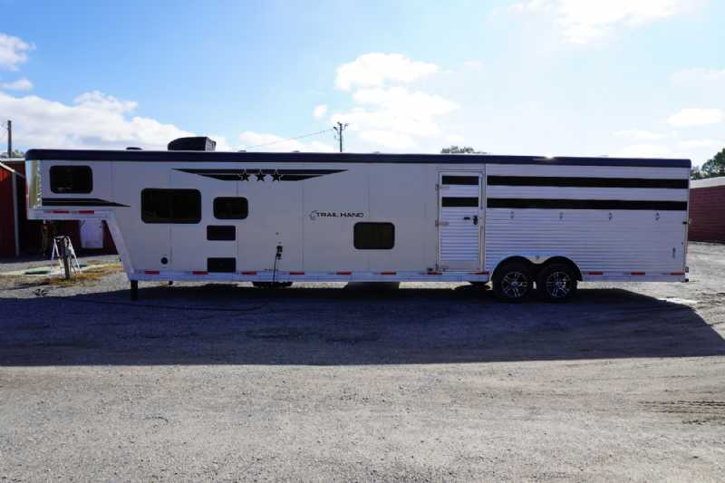 Trailer Photo 7