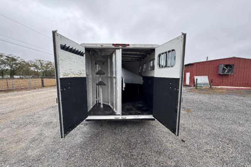 Trailer Photo 17