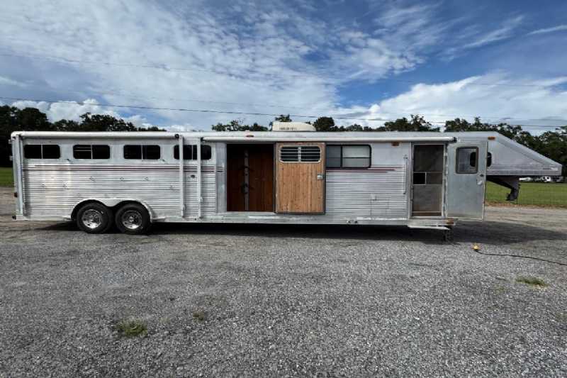 Trailer Photo 2
