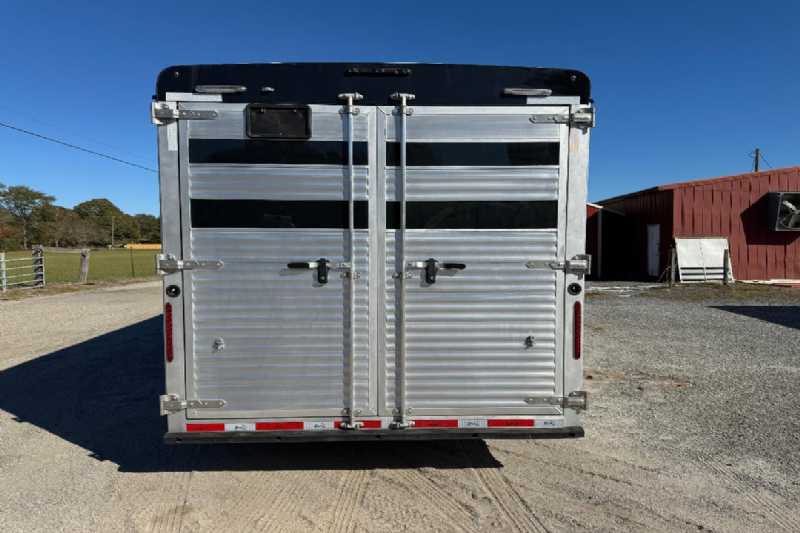 Trailer Photo 8