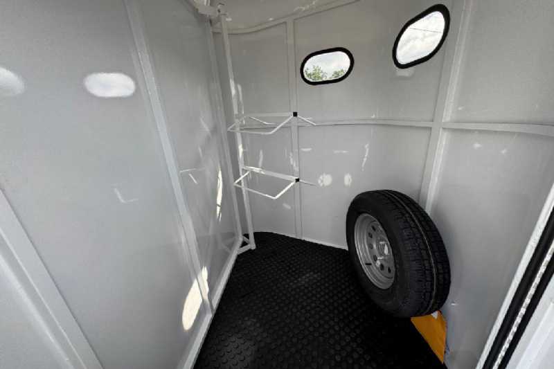 Trailer Photo 2