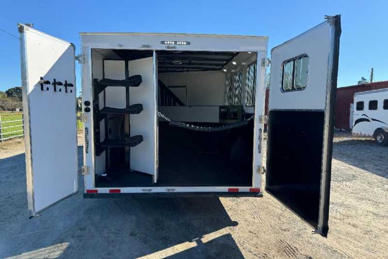 Trailer Photo 19