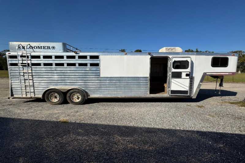 Trailer Photo 2