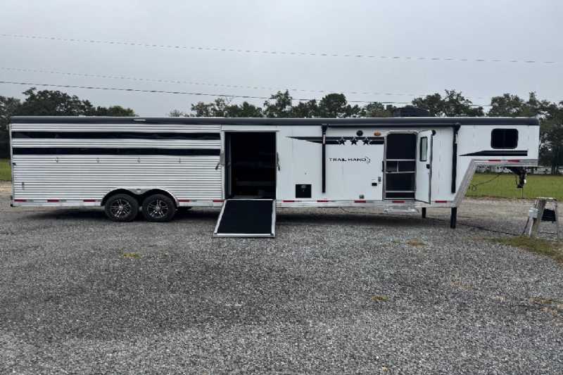 Trailer Photo 2