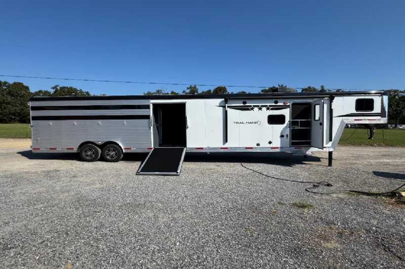 Trailer Photo 2