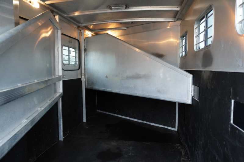 Trailer Photo 15