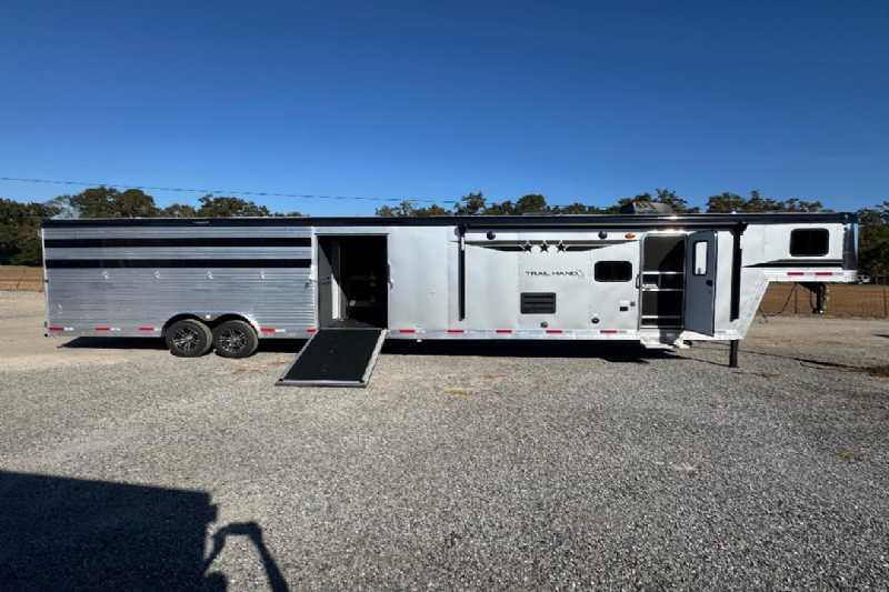 Trailer Photo 2