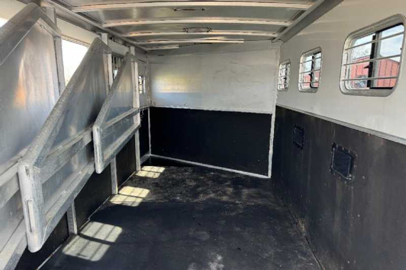 Trailer Photo 14