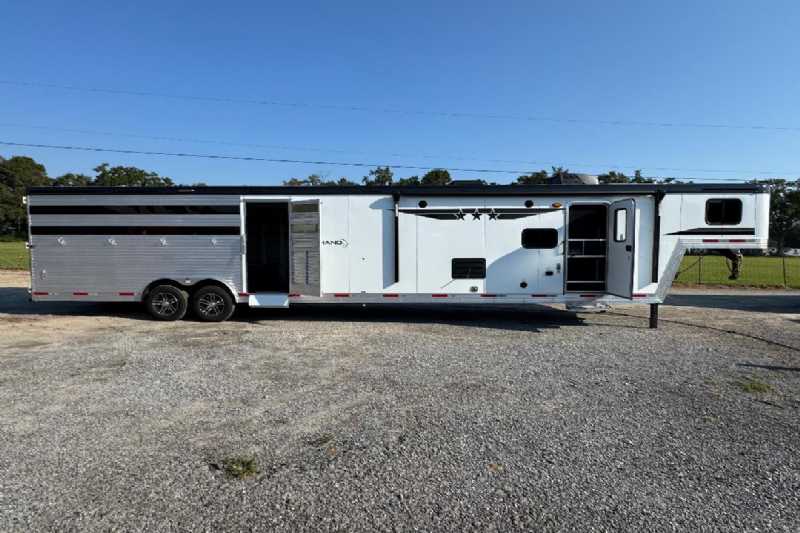 Trailer Photo 2