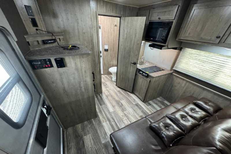 Trailer Photo 9