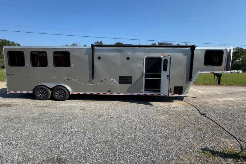Trailer Photo 2