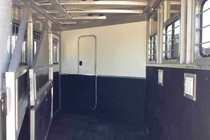 Trailer Photo 24