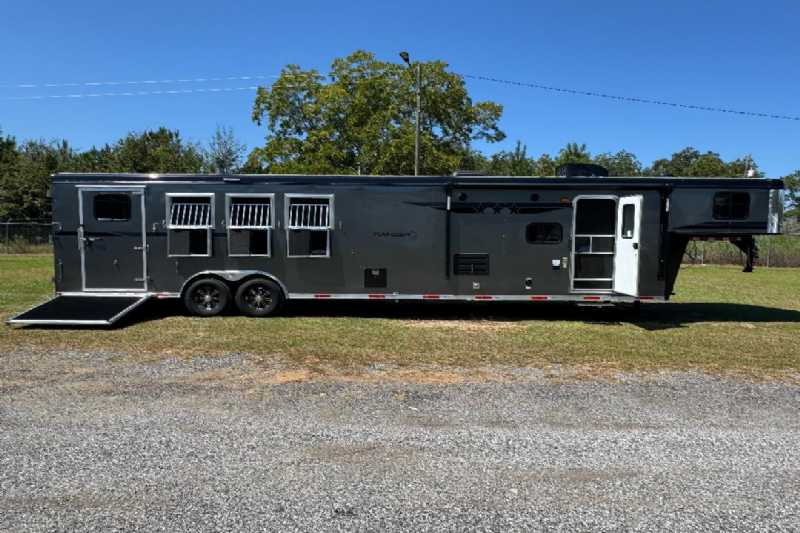 Trailer Photo 2