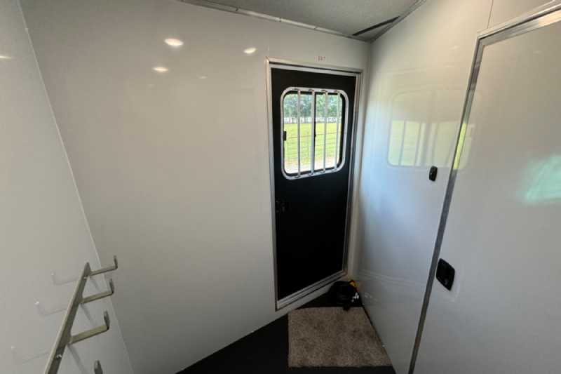 Trailer Photo 24