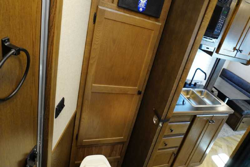 Trailer Photo 19