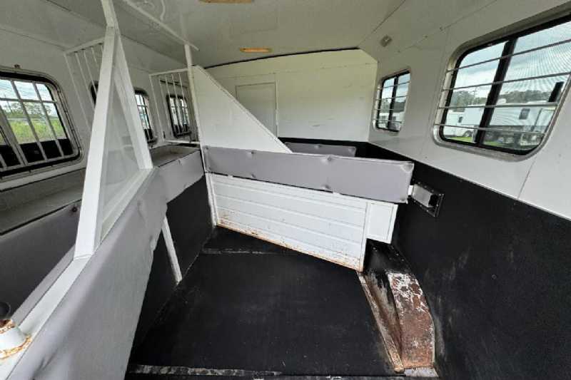 Trailer Photo 19