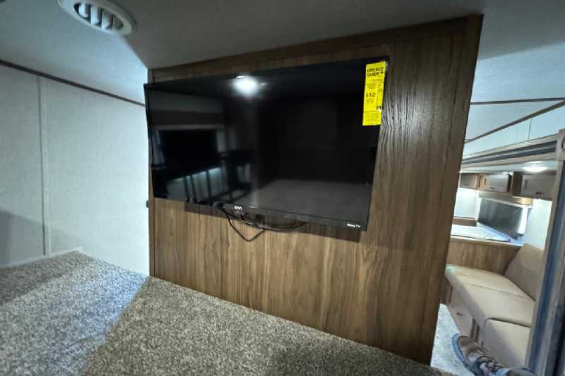 Trailer Photo 12