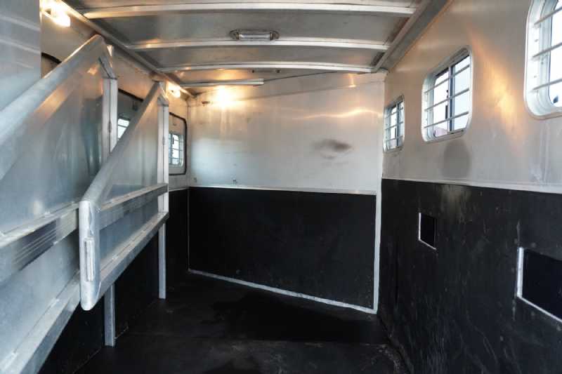 Trailer Photo 16