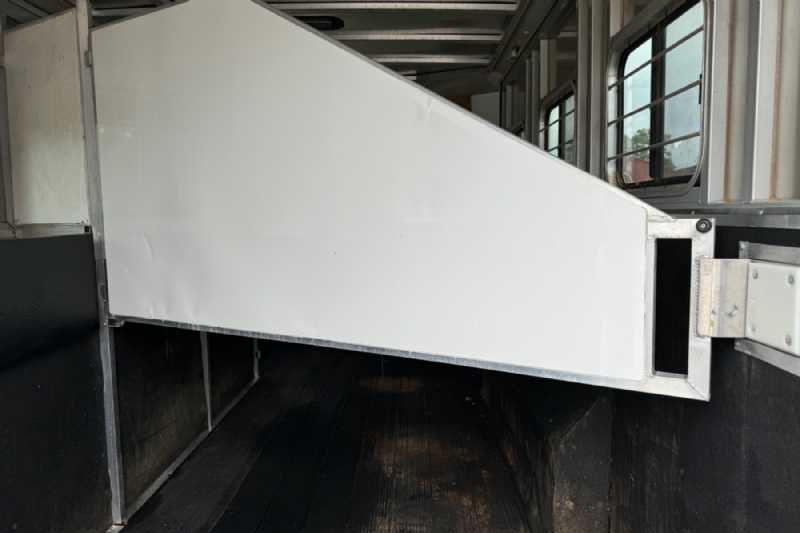 Trailer Photo 22