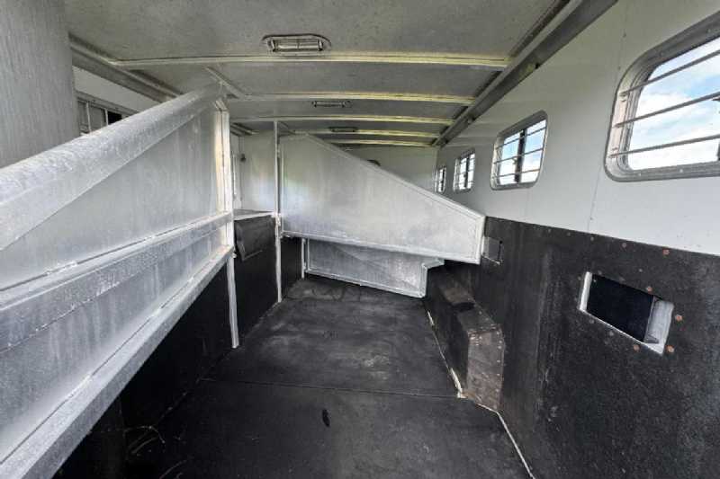 Trailer Photo 15