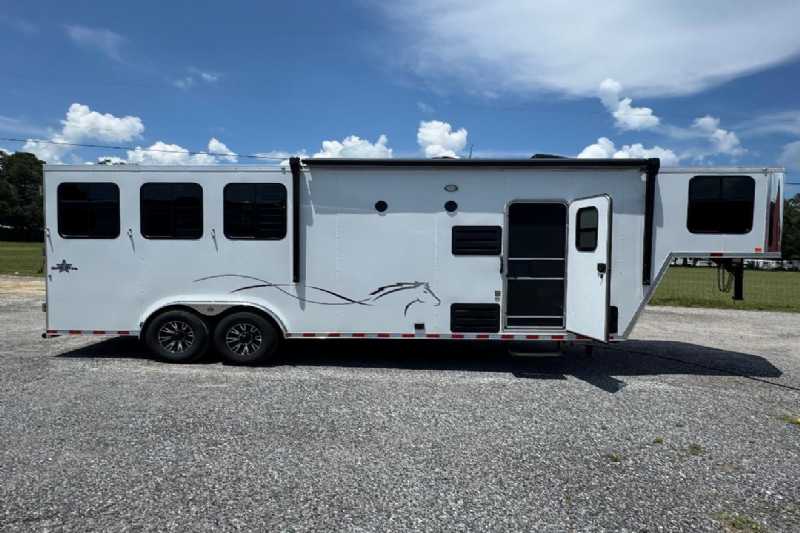 Trailer Photo 2